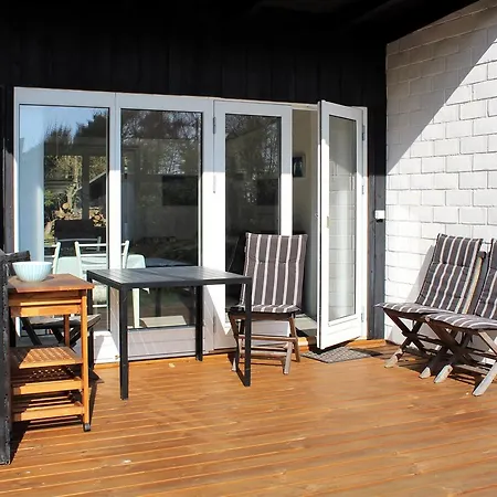 Two-bedroom Holiday In * Hals