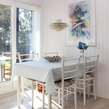 Two-bedroom Holiday In * Hals